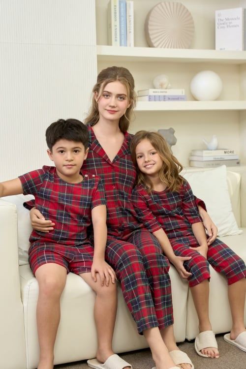 Girls’ Cotton Knit Set with Round Neck – Comfy &amp; Playful